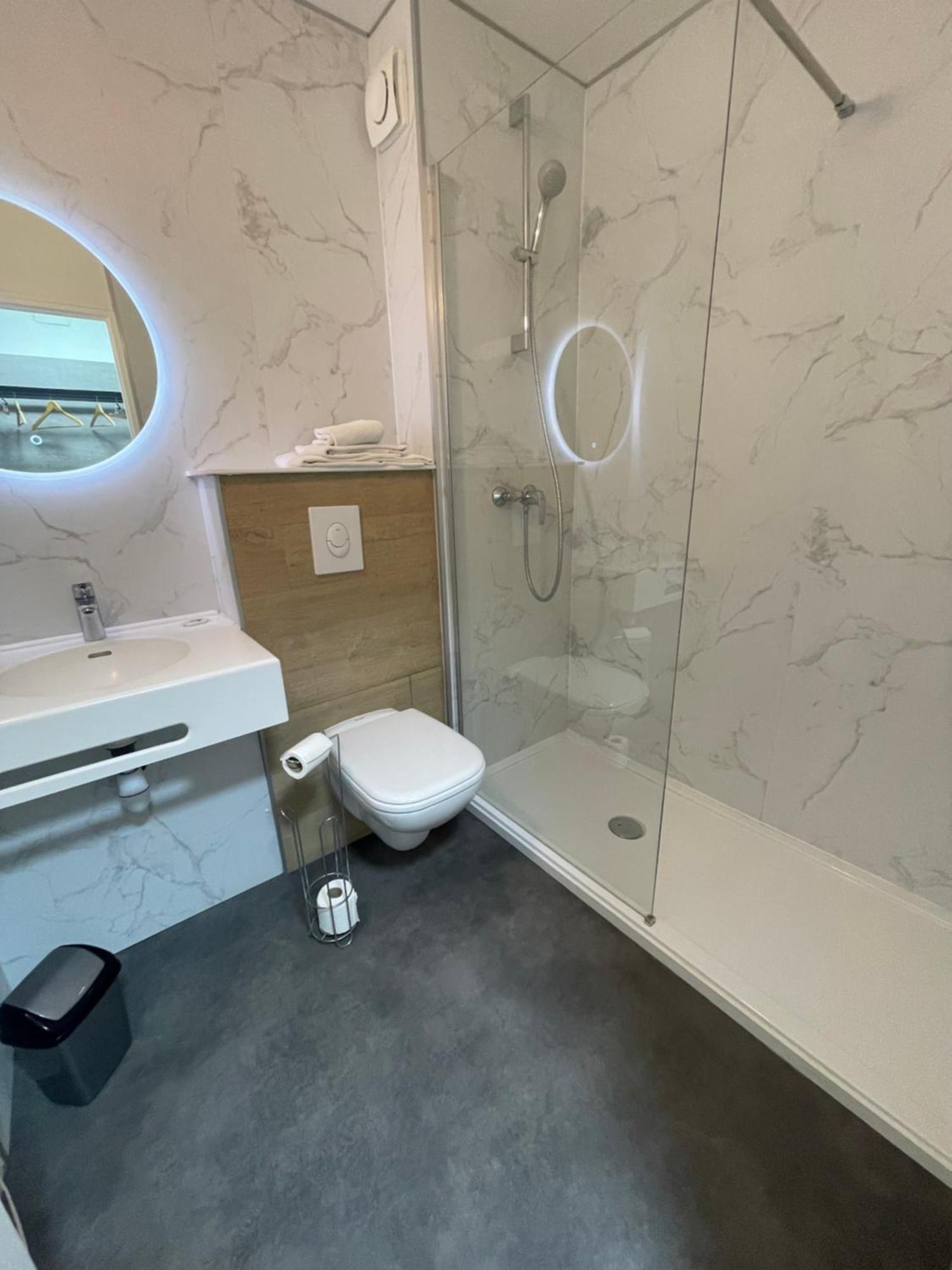 Hotel Castel Neuves-Maisons ภายนอก รูปภาพ