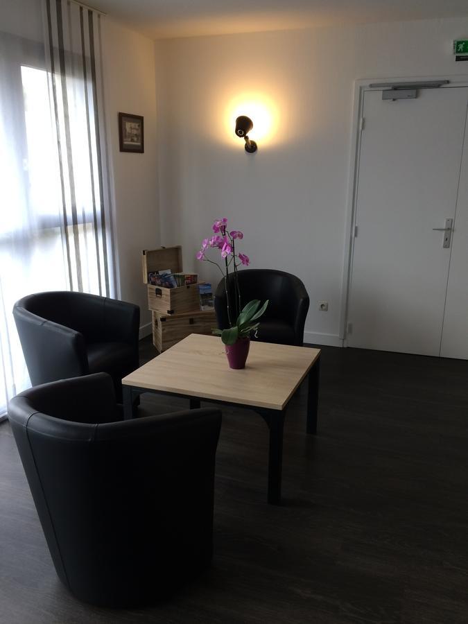 Hotel Castel Neuves-Maisons ภายนอก รูปภาพ
