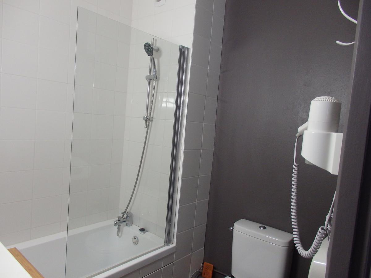 Hotel Castel Neuves-Maisons ภายนอก รูปภาพ