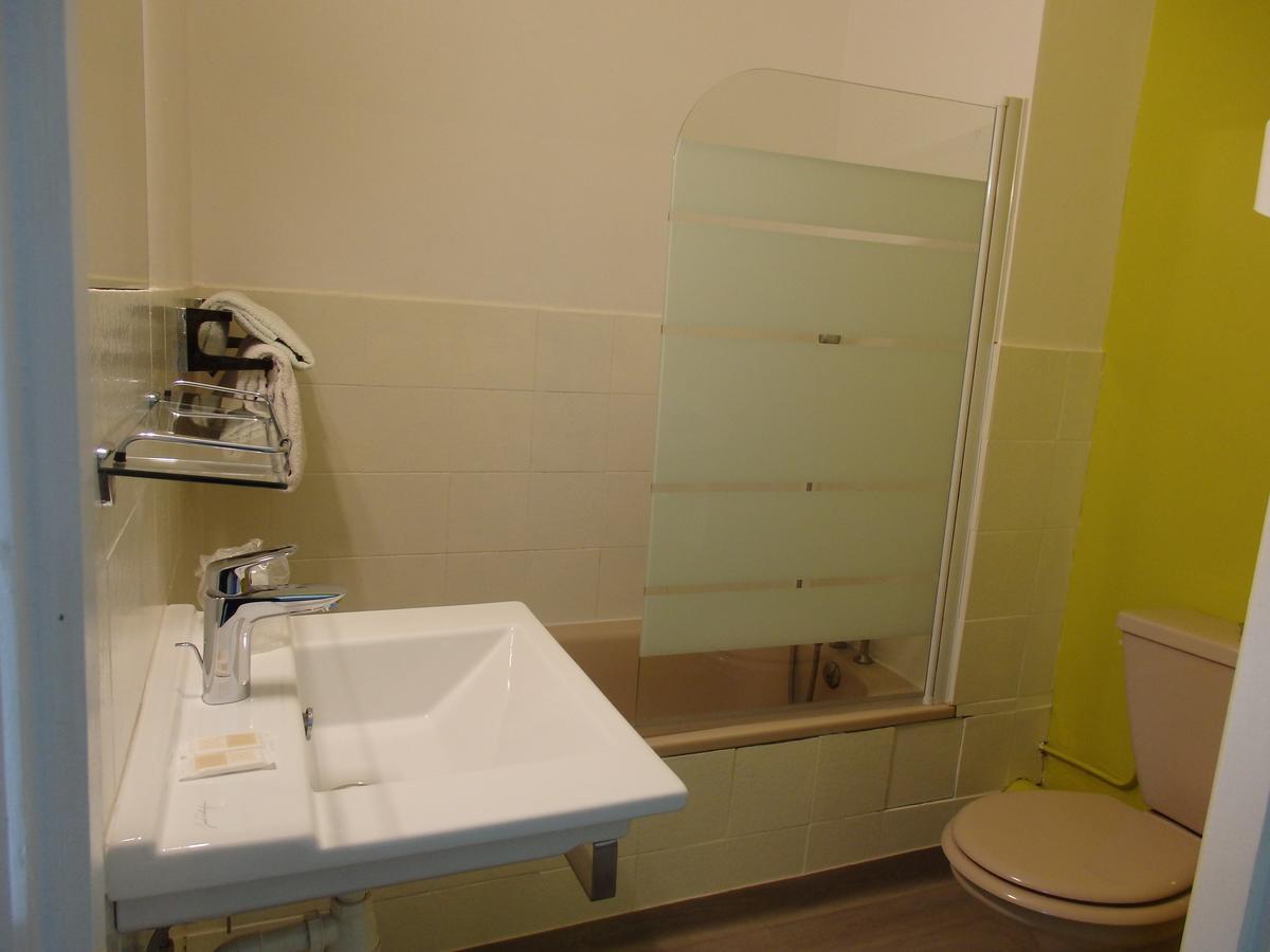 Hotel Castel Neuves-Maisons ภายนอก รูปภาพ