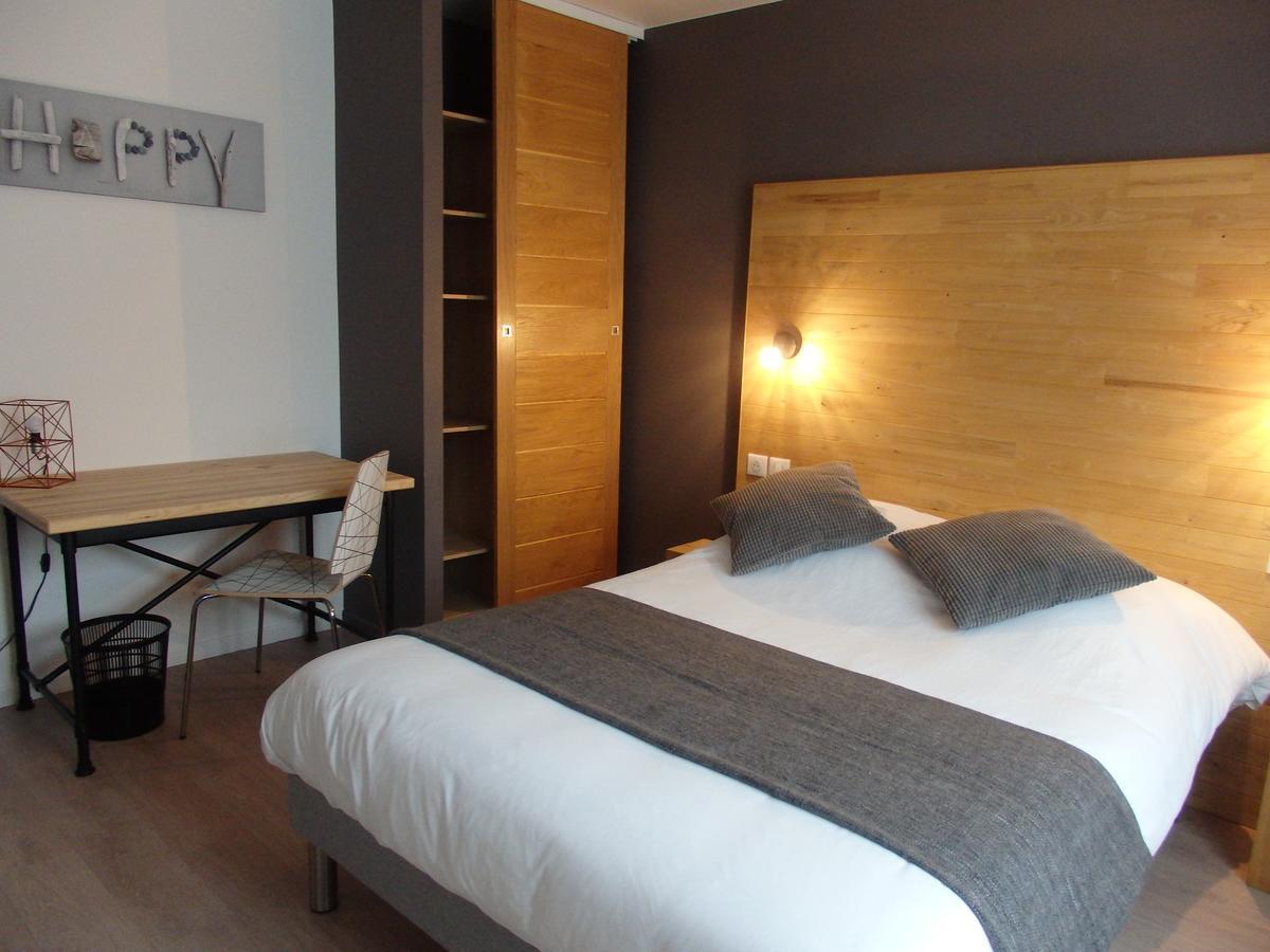 Hotel Castel Neuves-Maisons ภายนอก รูปภาพ