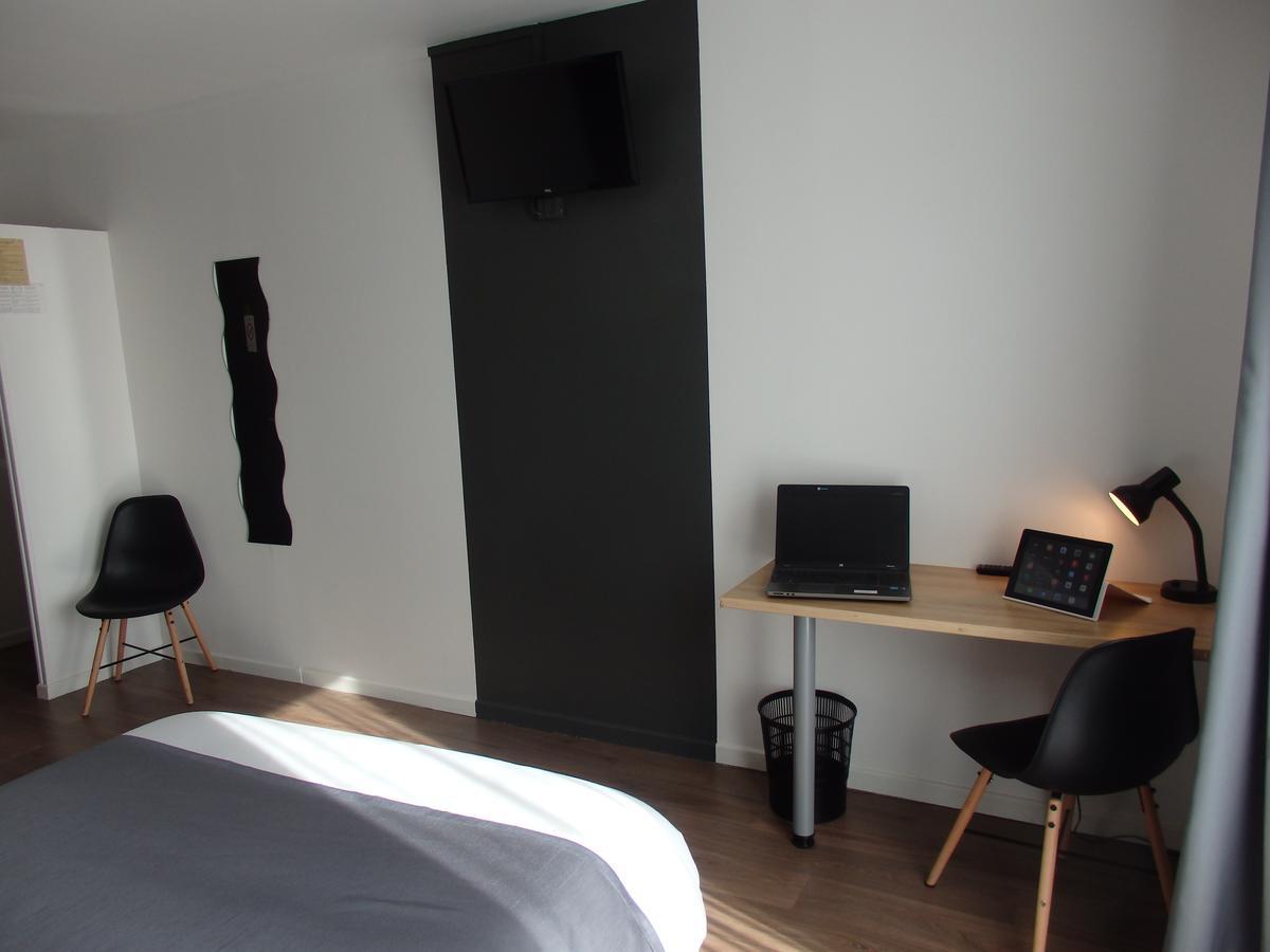 Hotel Castel Neuves-Maisons ภายนอก รูปภาพ